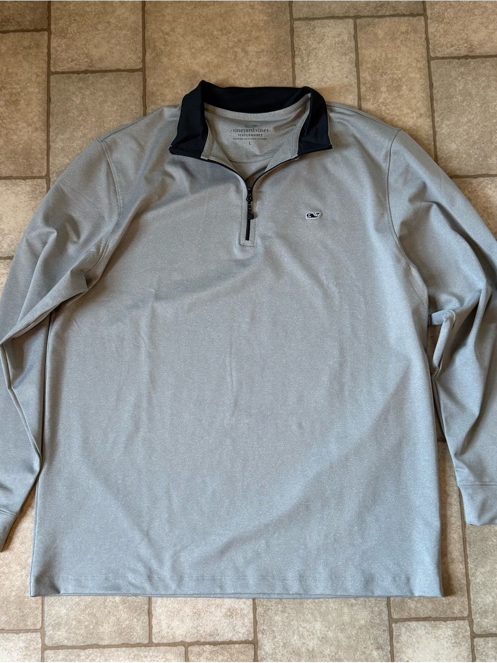 Vineyard Vines Men’s Light Gray Quarter-Zip with Black Collar